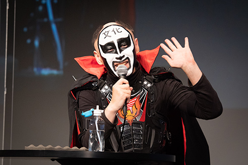 R2 symposium 04