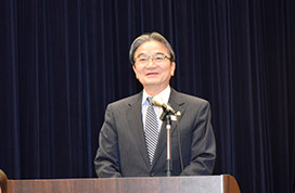 祝辞を述べる宮田 亮平　文化庁長官